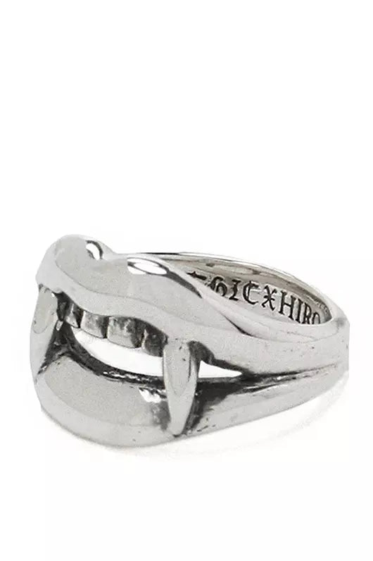 Silver Vampire Fang Ring – KASURI