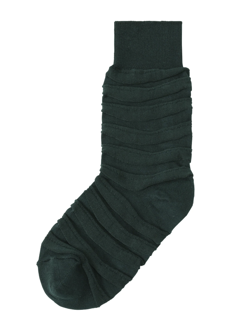 ISSEY MIYAKE Formal Wave Socks GREEN No.62 / ONE SIZE LA68AI485
